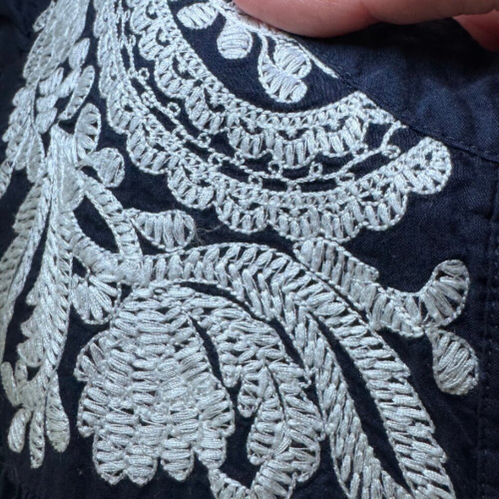 J. Crew Factory Blue & White Embroidered Sleeveless Top Flutter Sleeves Size 4 - Picture 5 of 8